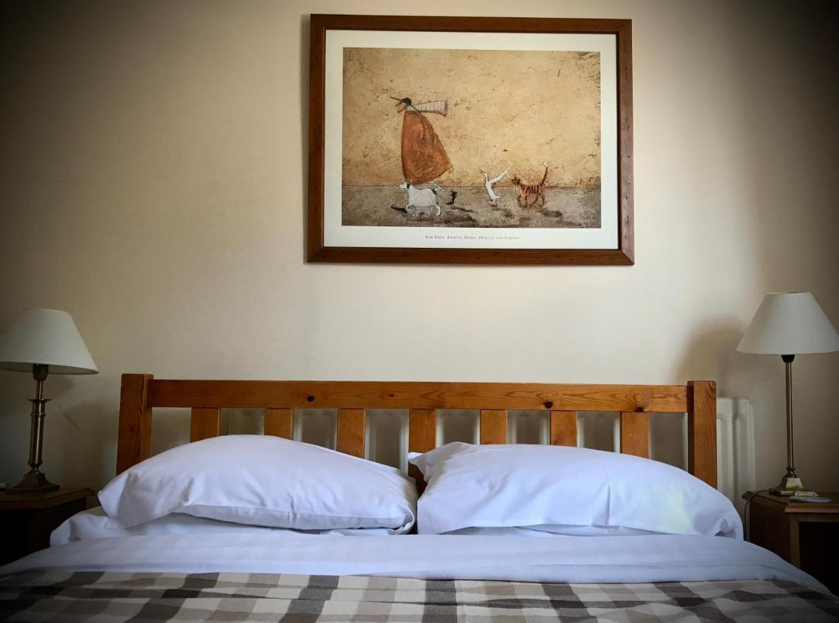 The White Horse Inn, Clun ภายนอก รูปภาพ